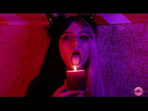 ❤️ Μια παθιασμένη πίπα από ένα σέξι Succubus με ένα σπέρμα στο στόμα της. ☑ Σεξ βίντεο ❌❤